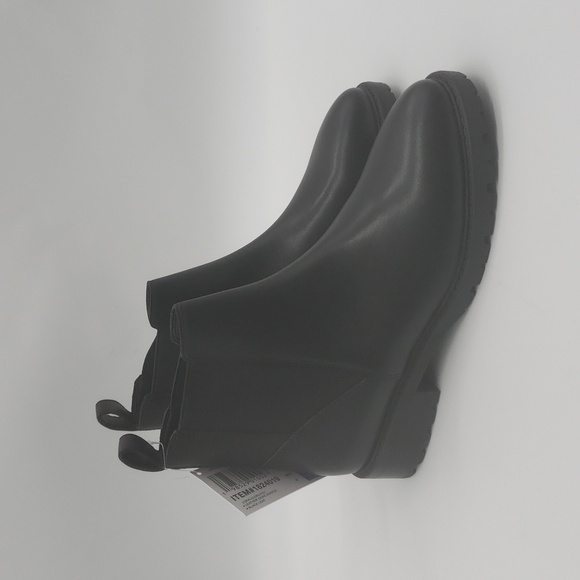 Steve Madden Women's Black Ankle Boots Size 7 NWT - Picture 1 of 10